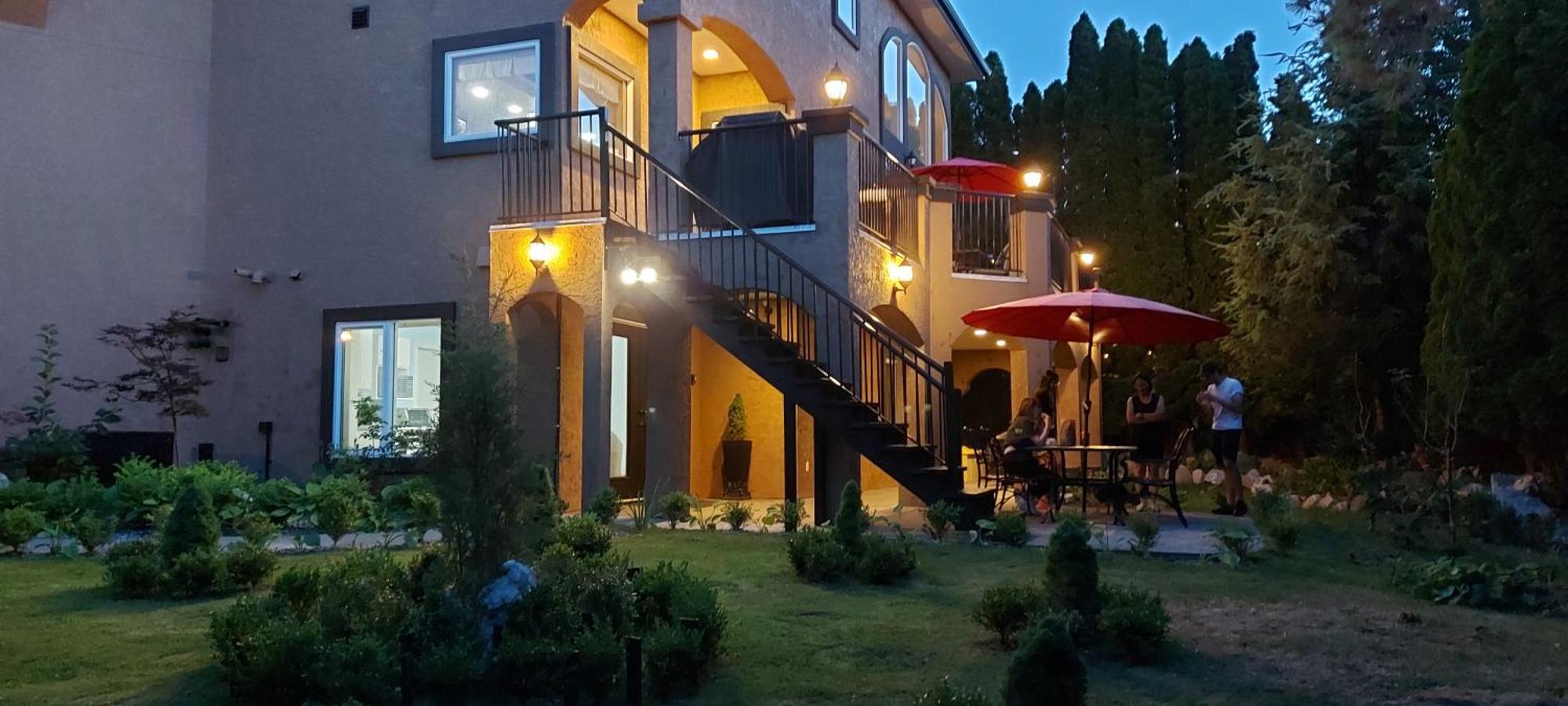 Villa Bellissimo Frantalia - La Galleriseum Versaliere Kelowna Kültér fotó